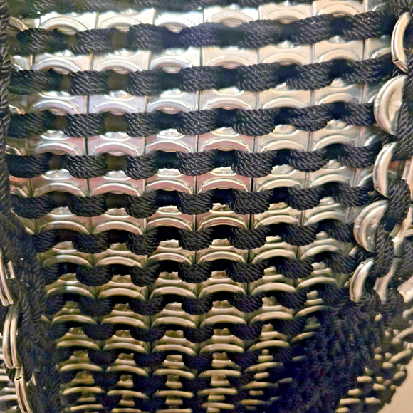 Soda Pop Tabs and Crochet black silver crossbody handbag purse - Picture 6 of 12